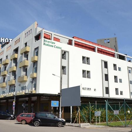 Riverview Hotel Bahau Buitenkant foto