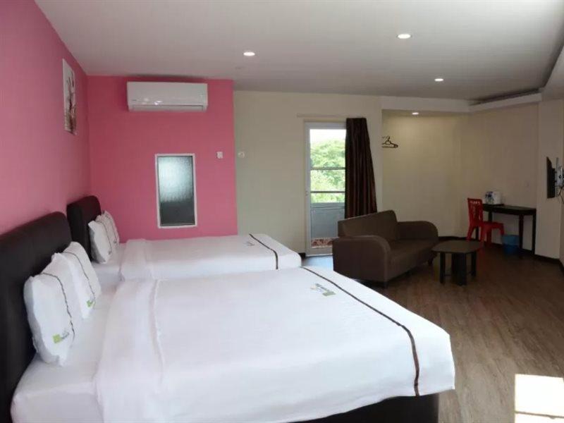 Riverview Hotel Bahau Buitenkant foto