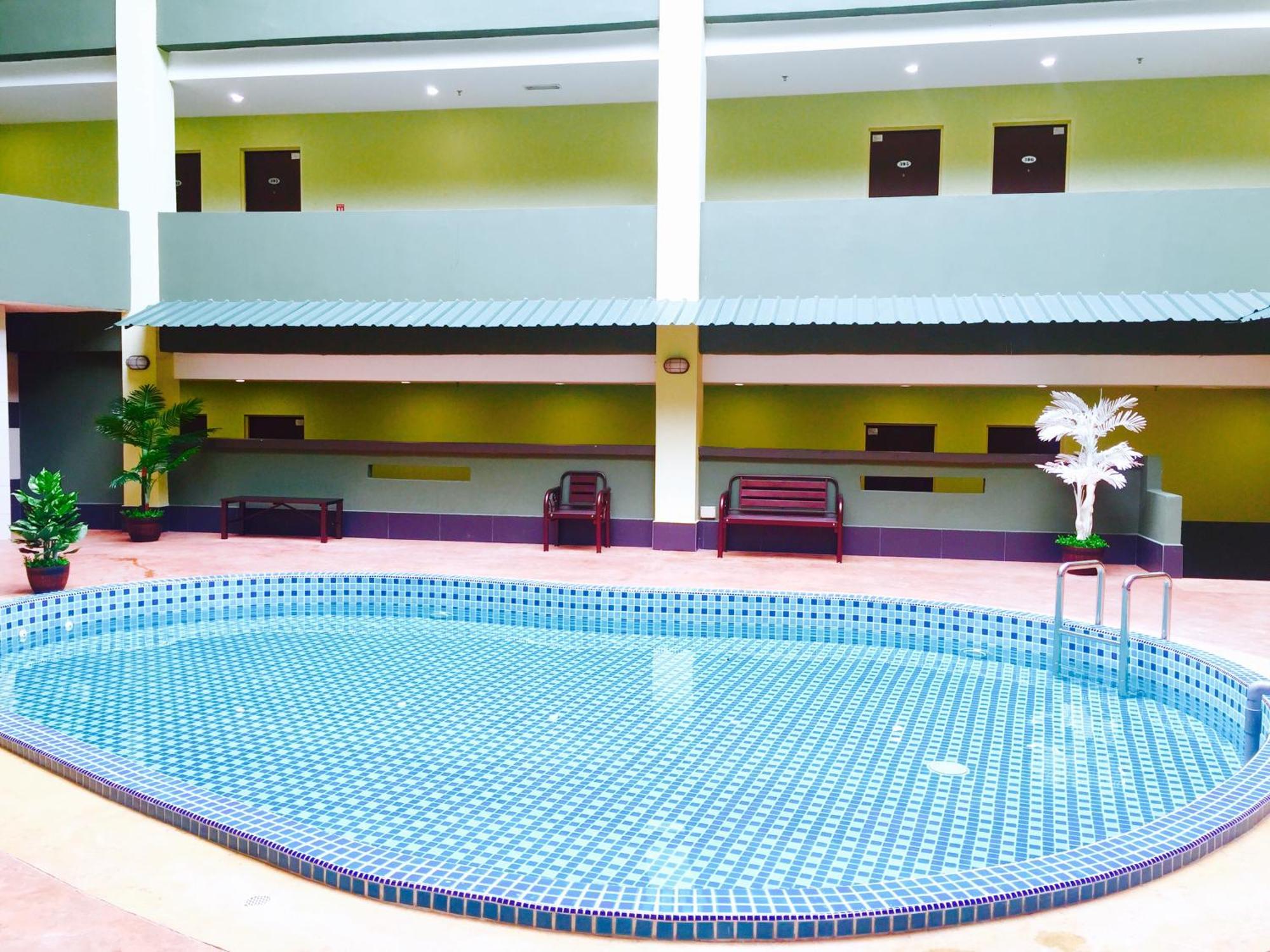 Riverview Hotel Bahau Buitenkant foto