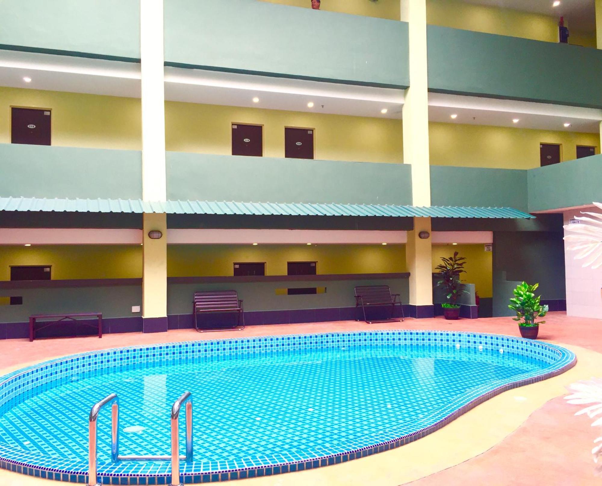 Riverview Hotel Bahau Buitenkant foto