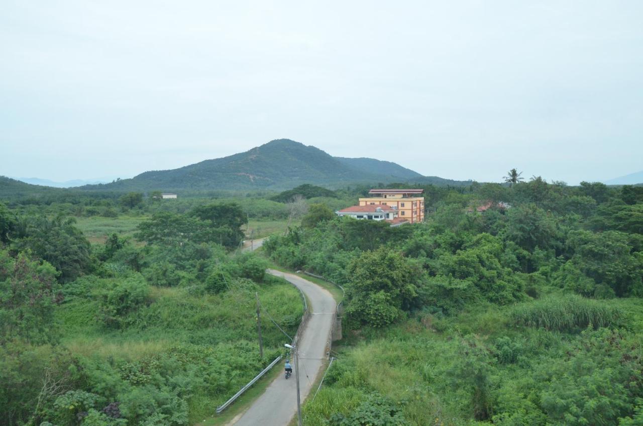Riverview Hotel Bahau Buitenkant foto