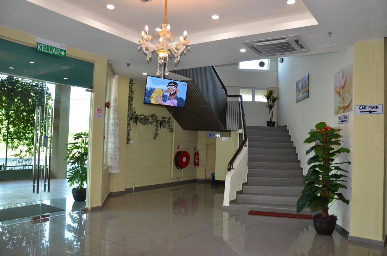 Riverview Hotel Bahau Buitenkant foto
