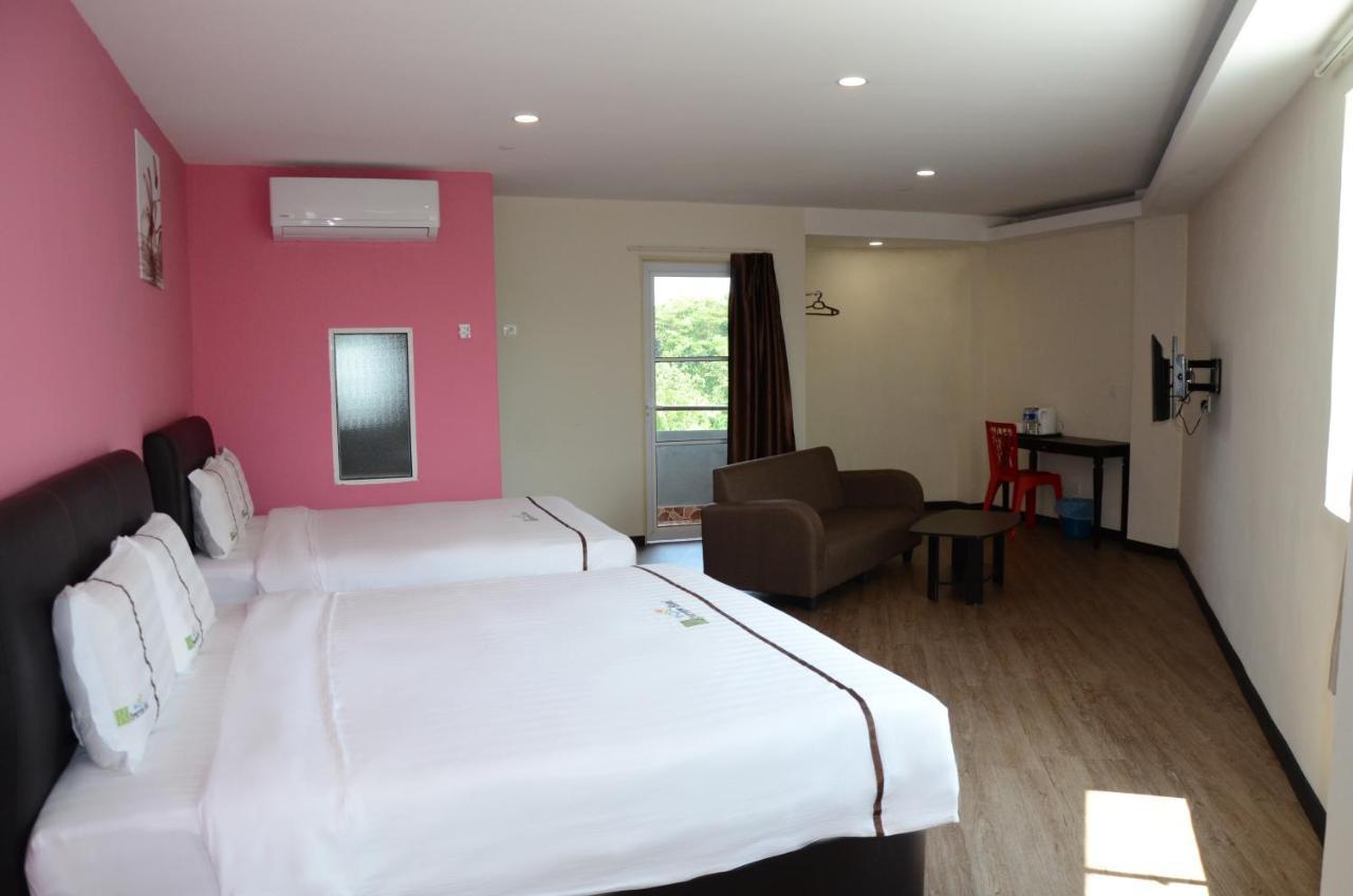 Riverview Hotel Bahau Buitenkant foto